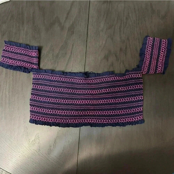 L*Space Crop  Top - Picture 1 of 4